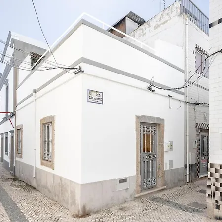 Sunflowers House Cozy Old Town House Casa vacanze Olhão