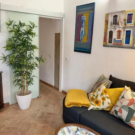 Sunflowers House Cozy Old Town House Casa vacanze *