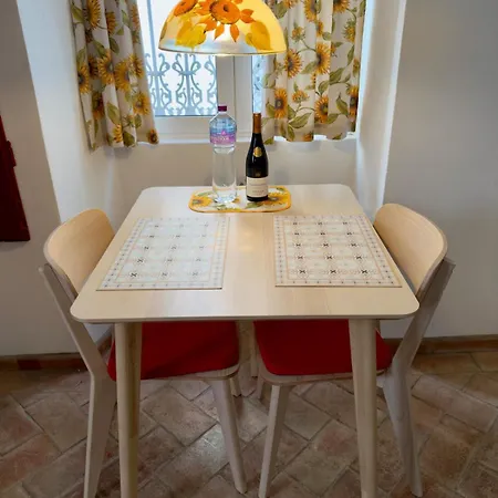 Casa vacanze Sunflowers House Cozy Old Town House